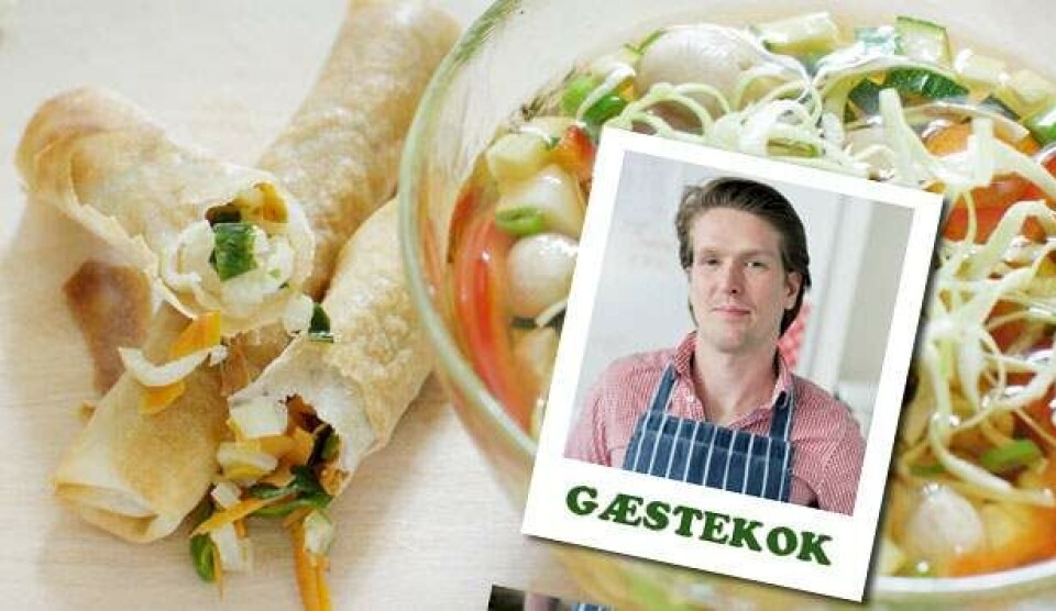 Gæstekok: Nikolaj Løngreen laver suppe på høne og forårsruller