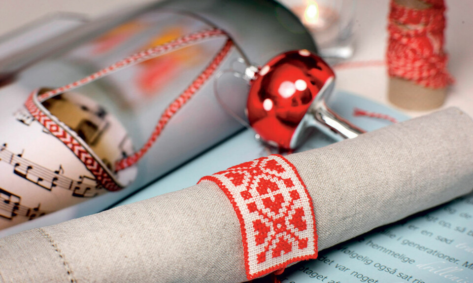 Sød juleserviet med broderi fra Hendes Verden