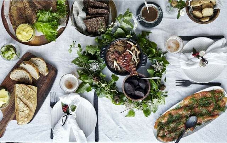 Du kan sagtens lave nem julemad til julefrokosten.