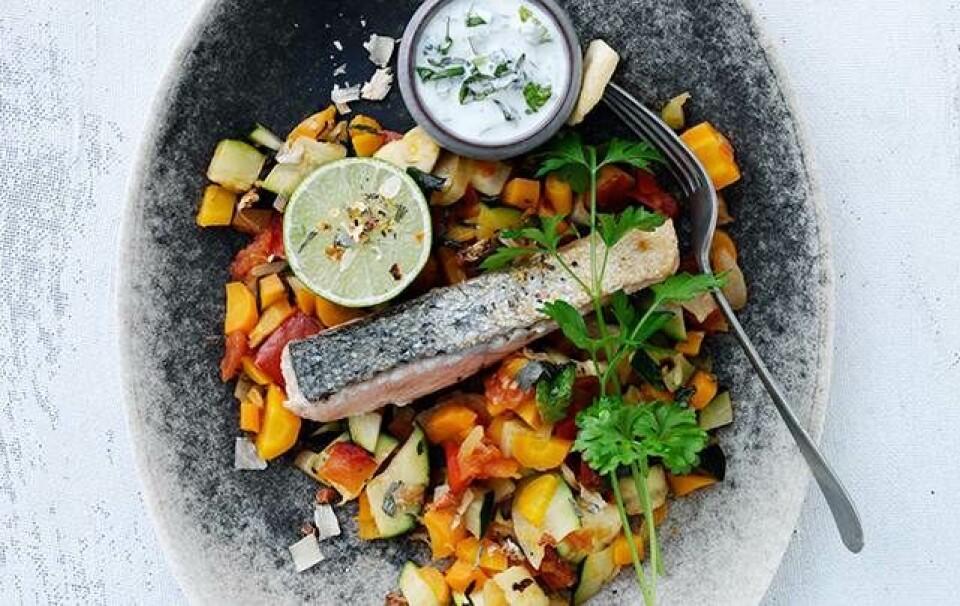 laksefilet med grønsager