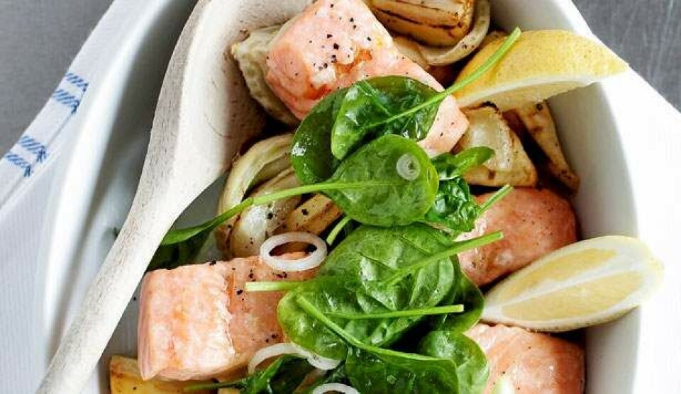 Laks opskrift med spinat og pastinak