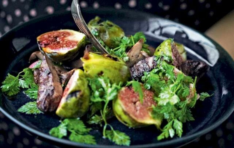Sådan laver du grillede kalvenyrer & figner