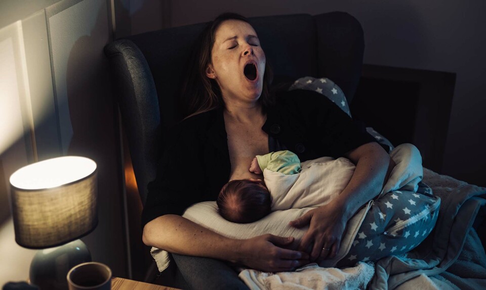 Træt mor ammer