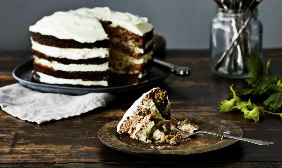 Nem glutenfri gulerodskage med hasselnødder