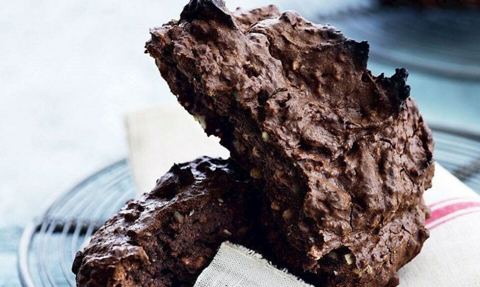 Opskrift på chokoladenøddekage