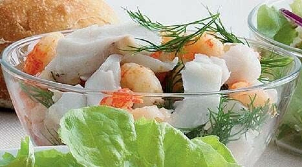 Fiskesalat med krebsehaler og dild