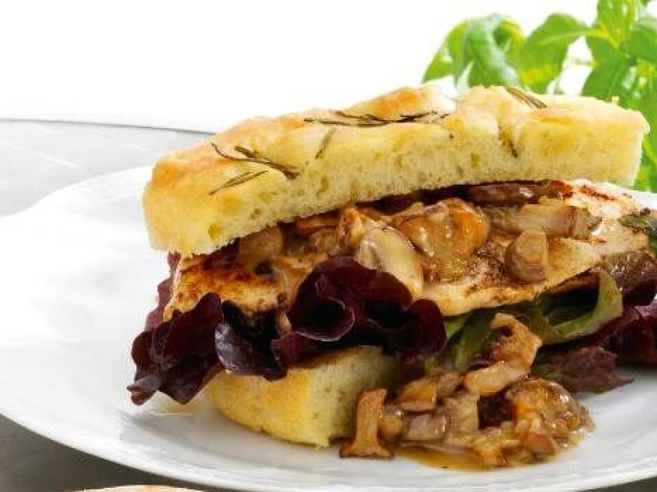 Kyllingeburger med champignon a la creme
