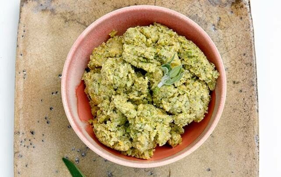 Hummus med salvie og ærter