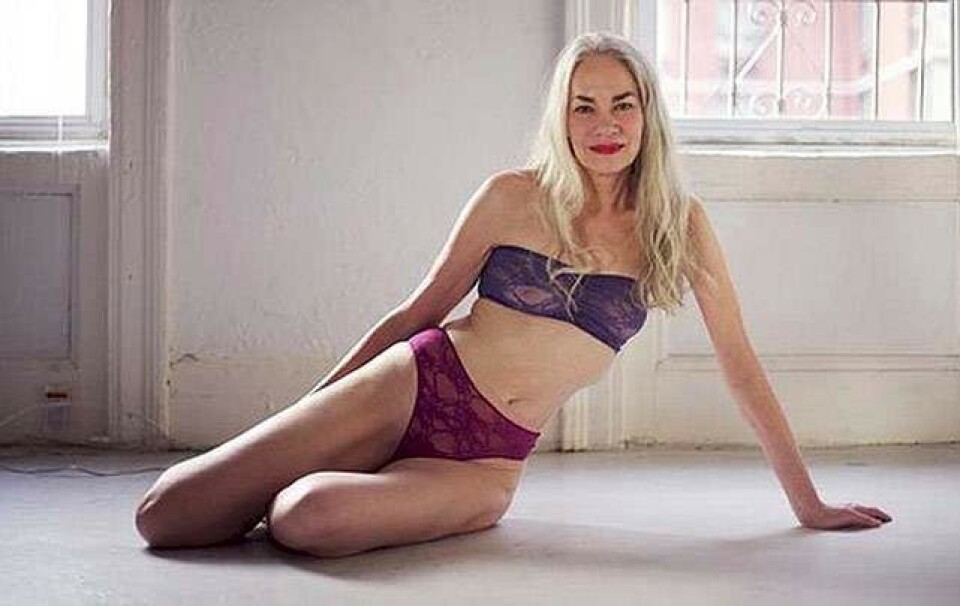 Jacky O'Shaughnessy på 62 år er blevet model for American Apparel
