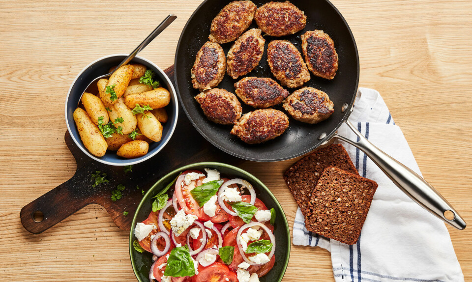 Sådan laver du frikadeller med rugbrødsrester