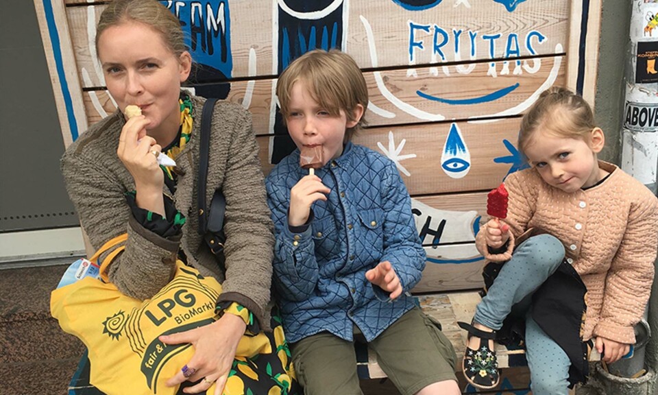 Amalie Nebelong med børn