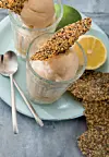 Citrus/limesorbet og sprøde kager med blå birkes