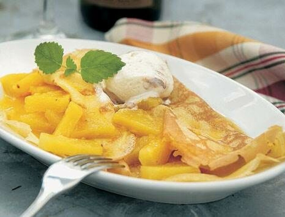 Crepes med ananas og ingefær