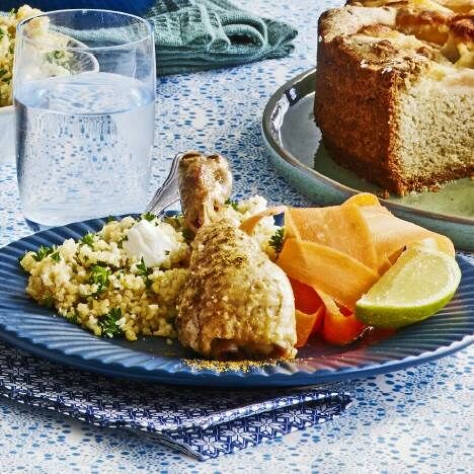 Billede 1 - Stegte kyllingelår med karry, gulerodssalat og bulgur