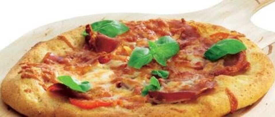 Pizza med tomat og parmaskinke