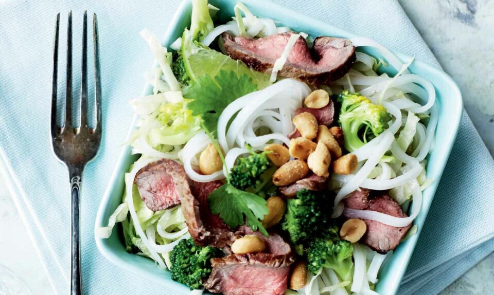 Grillet bøf på salat