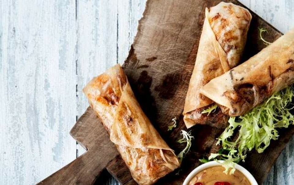 Vegetariske forårsruller med chili-peanutbutterdressing