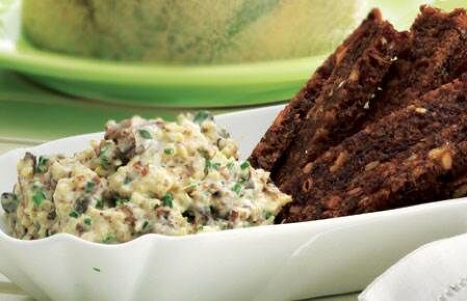 Rugbrødsstave med kantarel-dip