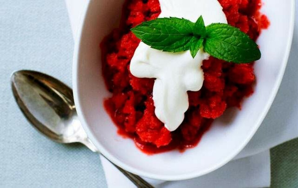 Opskrift på jordbærgranita med mynte