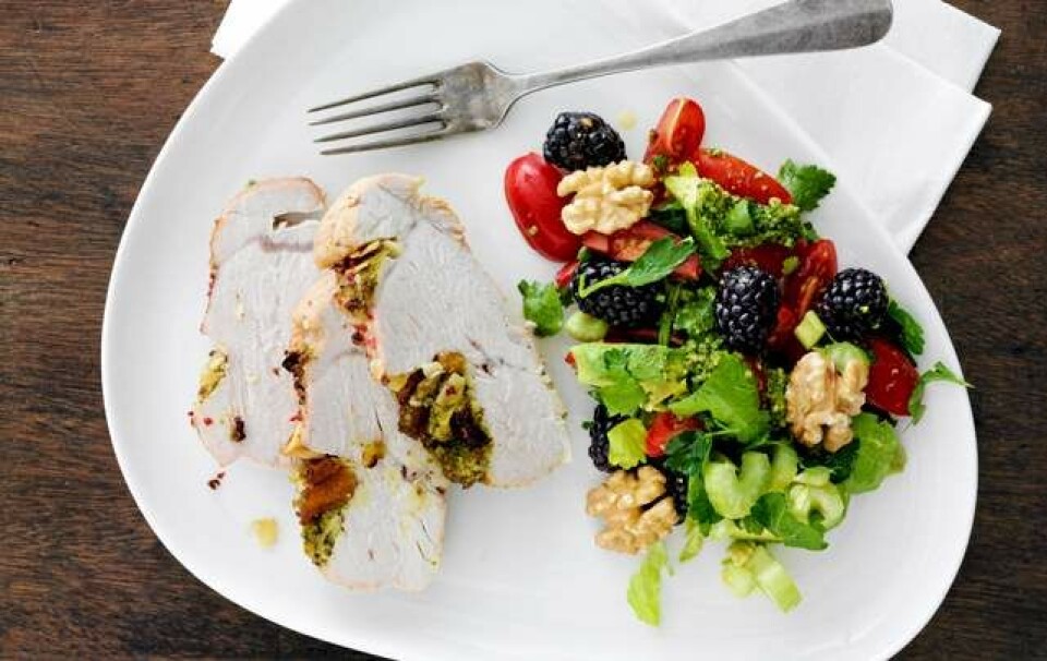 Fyldt kalkunbryst med tomatsalat