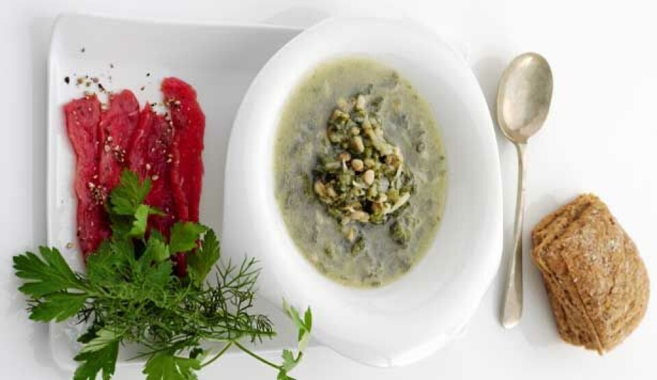 Opskrift på grønkålsuppe med sukkersaltet kalv