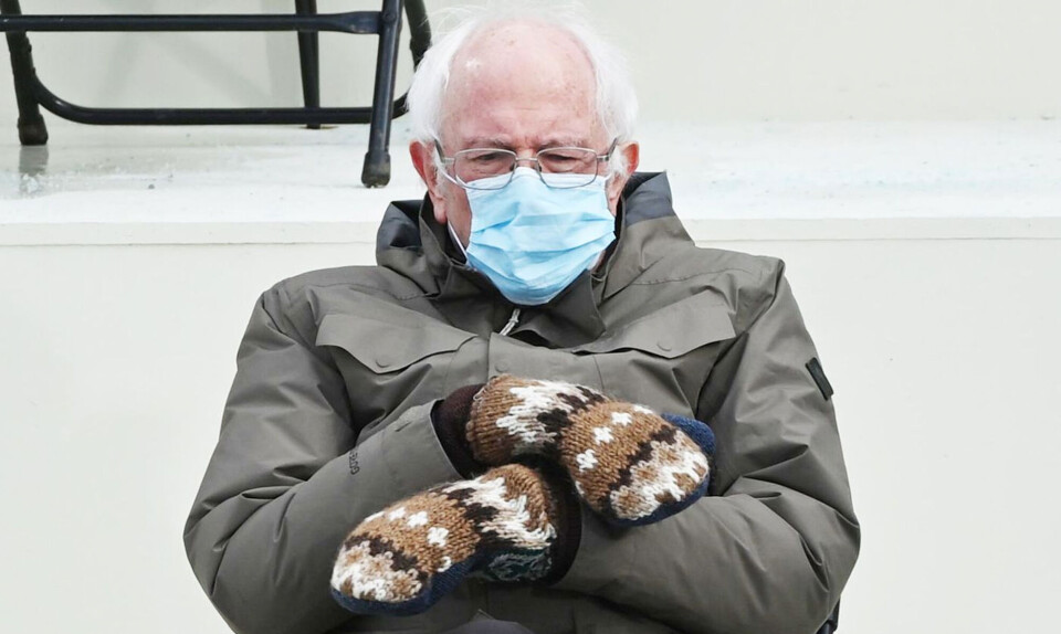 bernie sanders iført vanter