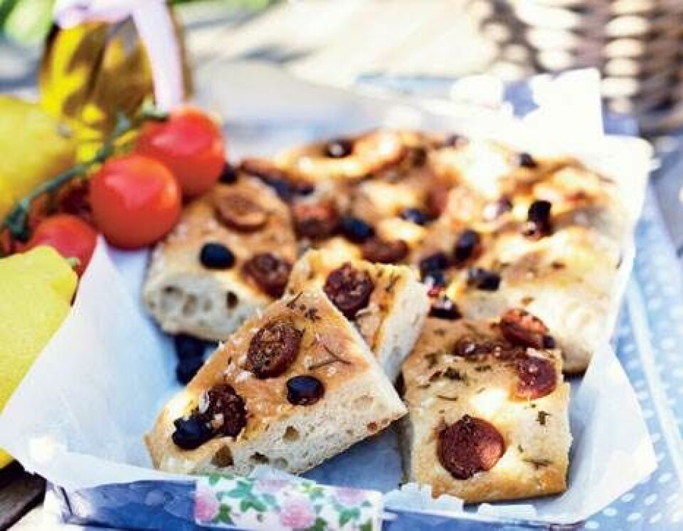 Focaccia med parmesan og krydret pølse