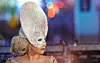 En gakket stjerne: Se Lady Gagas mange looks