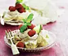 Ugens lækkeri: Marengs med hindbær- limesyllabub