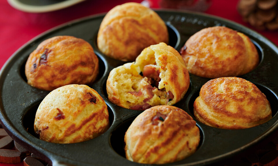 Hjemmelavede æbleskiver - med serranoskinke og timian