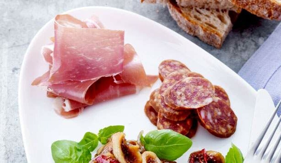 Pølse Spicy pølse og skinke opskrift