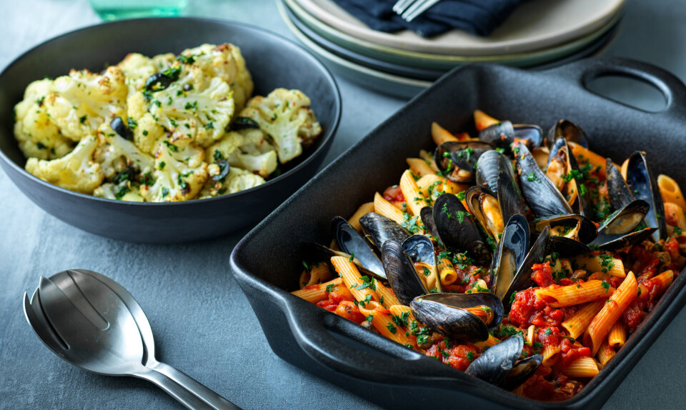 Pasta med tomatbagte muslinger