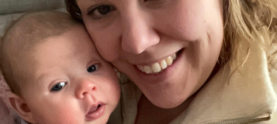 ”Mor har spildt,” råbte 3-årige Theodor fra kælderen – og så hørte de babygråd
