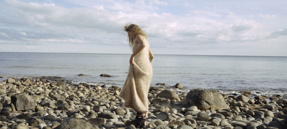 Forskning viser: Mindre garderober gør os gladere