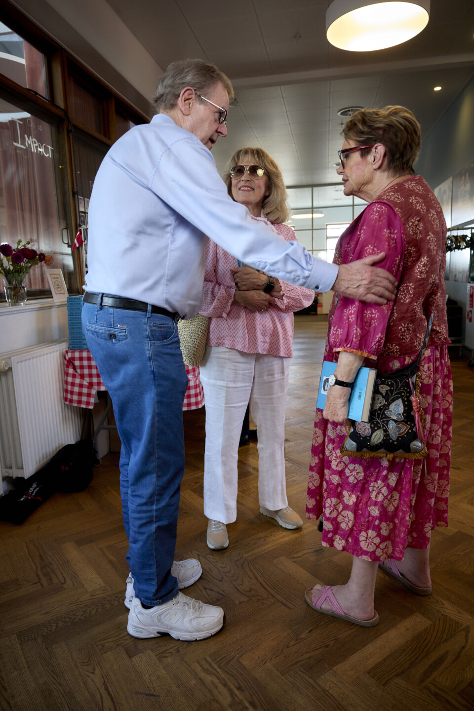 Poul Nyrup Rasmussen sammen med skuespiller Ghita Nørby og Susse Wold.
