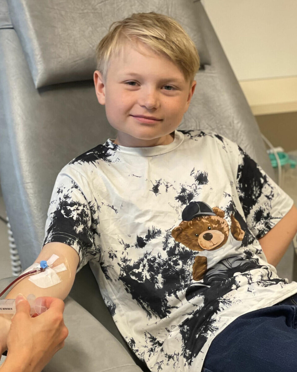 Matheo på hospitalet for at få taget blodprøver.