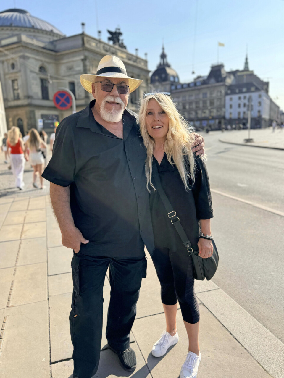 Sven-Ole og Birgitta. – Vi var i København i juli og spiste brunch på D'Angleterre. Det Kgl. Teater er en af mine yndlingsbygninger i København.