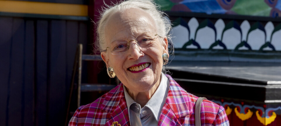 Dronning Margrethe udskrevet: Skal bære halskrave