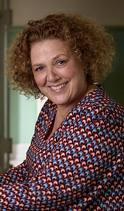 Lone Rødbroe er i sit es: Jeg knalder til den