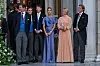 Kronprins Pavlos og kronprisesse Marie-Chantal med børnene prins Konstantin-Alexius, prins Achileas, prins Odysseas, prins Aristides og prinsesse Olympia ved prinsesse Theodora og Matthew Kumars bryllup i Athen.