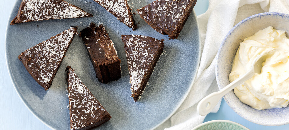 En chokoladekage med blødt indre? Sådan laver du den lækre, svenske ’kladdkaka’