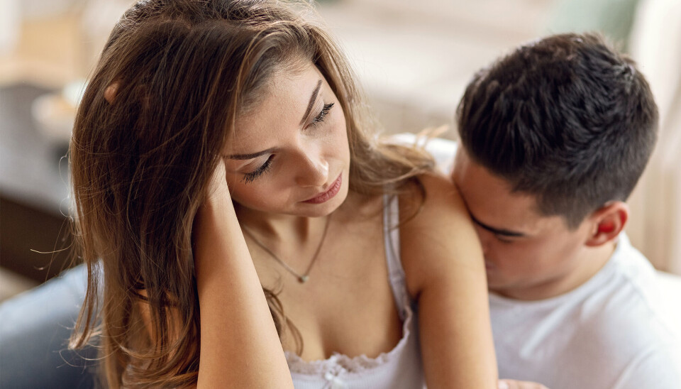 Kvinde vender ryggen til sin partner