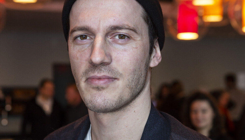 Skuespiller Simon Sears.