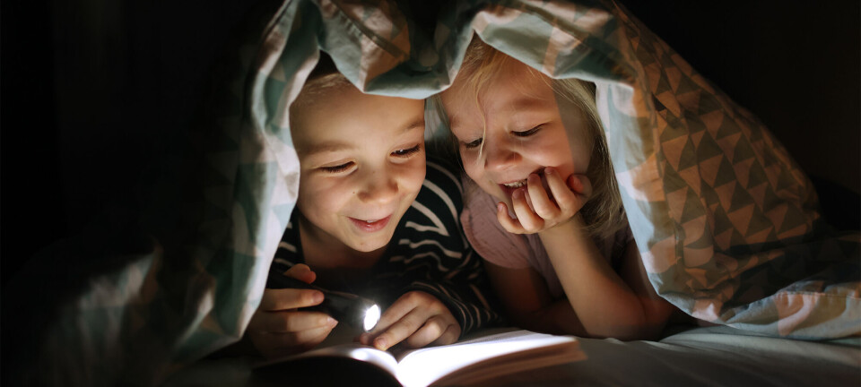 Gider dit barn ikke at læse? Så kan du prøve at lokke med penge og slik, fortæller ekspert