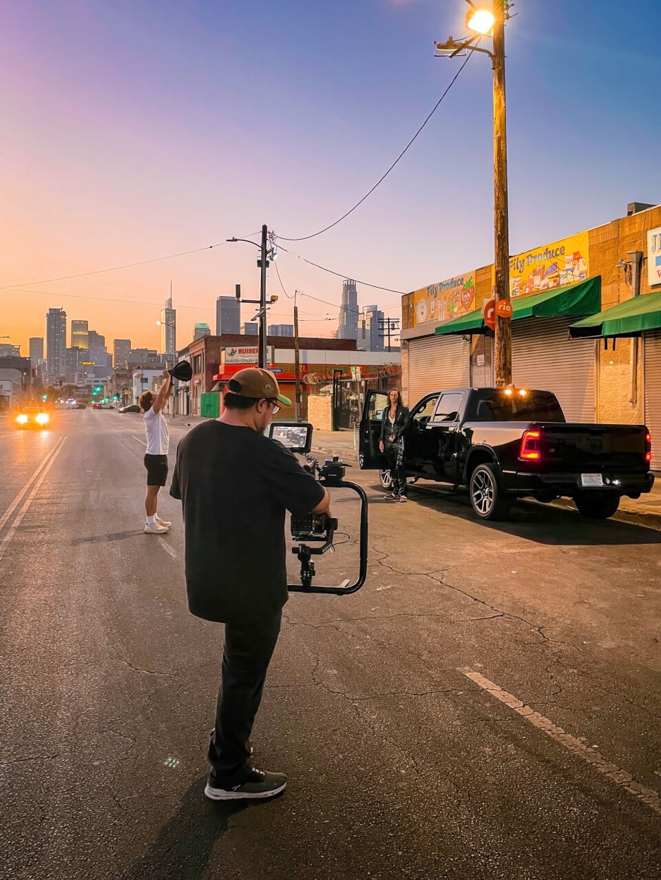 Behind the scenes, da Sonny optog musikvideoen til 'Yellow' i Los Angeles