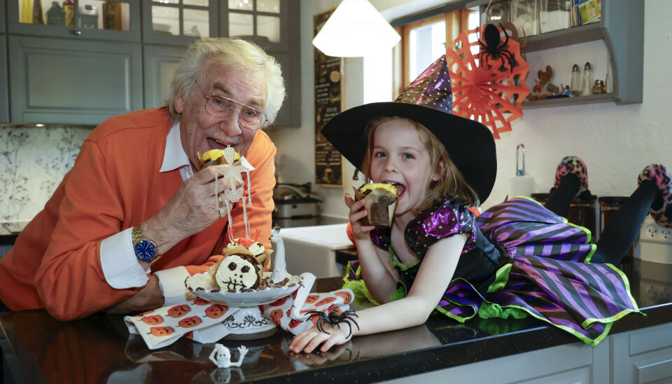 Selvfølgelig er der uhyrer og spøgelser på Jasmins chokolademuffins, og pludselig har hun ikke plads til rugbrødsmadder til frokost.