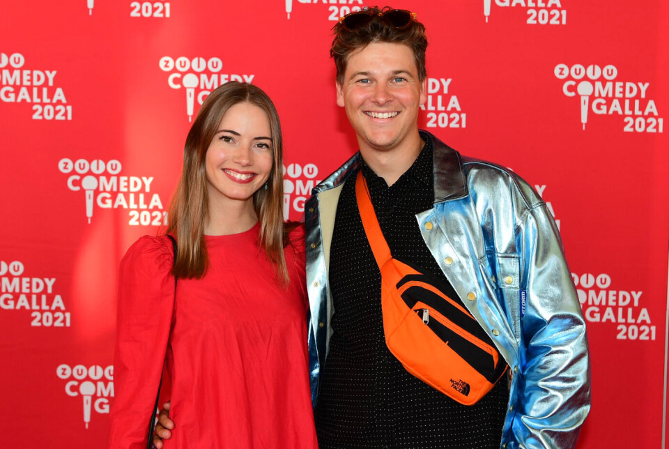 Rasmus og kæresten Sarah købte i 2022 lejlighed på Frederiksberg, som de fornylig har solgt. Boligen blev udbudt til en pris på 5.995.000 kroner. – Vi flytter fra byen. Vi drømmer lidt om at købe en grund og bygge noget selv, fortæller han.