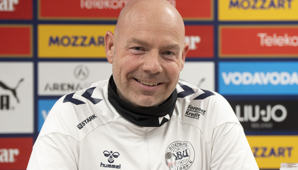 Landstræner Brian Riemer møder pressen på Dubocica Stadion i byen Leskovac i Serbien søndag den 17. november 2024.