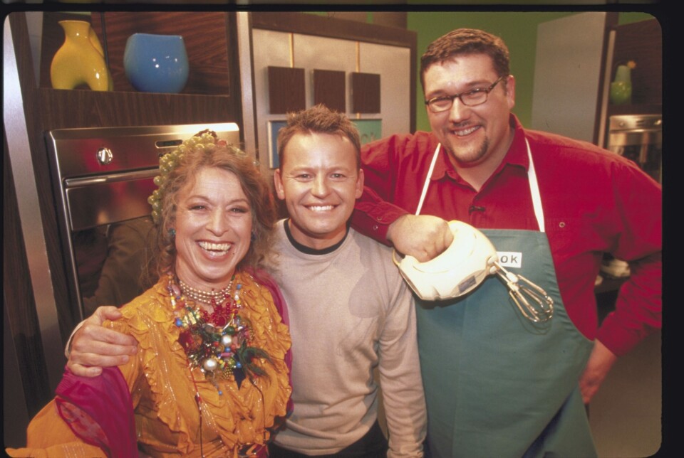 Bubber var vært på TV 2-programmet 'KOKamok i 1999, her med gæsterne Anne Marie Helger og Amin Jensen.