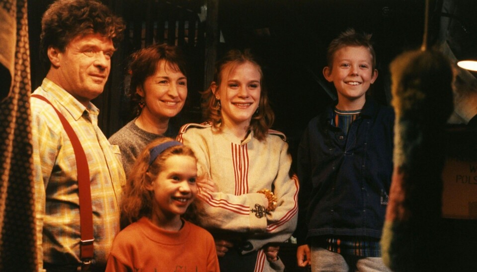 Krummefar (Dick Kaysø), Krummemor (Karen-Lise Mynster), Yrsa (Amalie Dollerup), Stine (Line Kruse) og Krumme (Per Damgård Hansen).